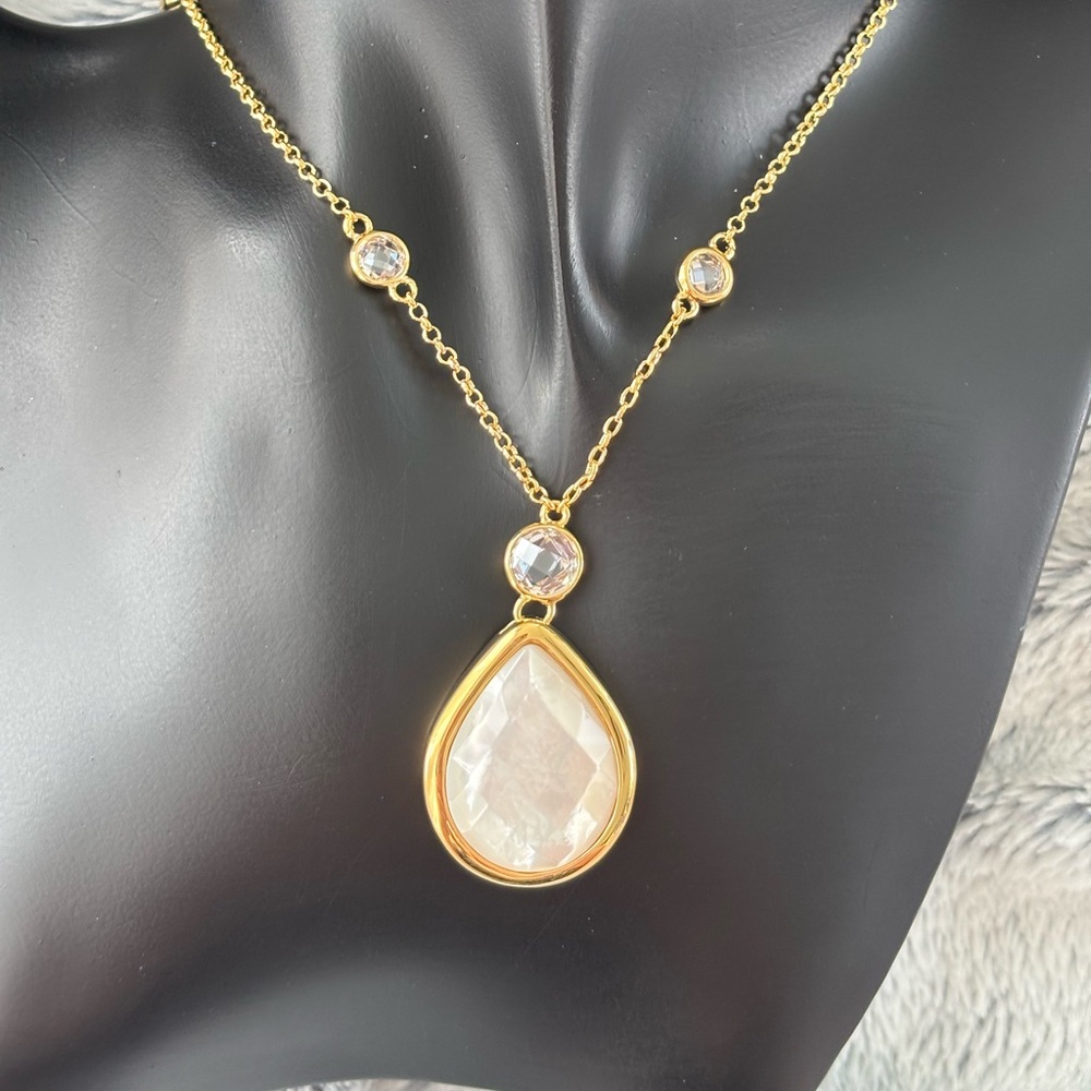 Bronzo Italia Mother of Pearl 18K gold plated bronze necklace